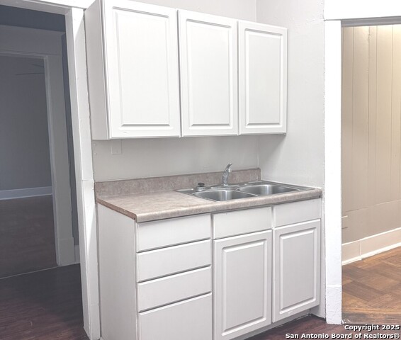 Listing photo id 2 for 124 Ashby E 1