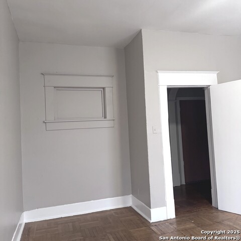 Listing photo id 7 for 124 Ashby E 1