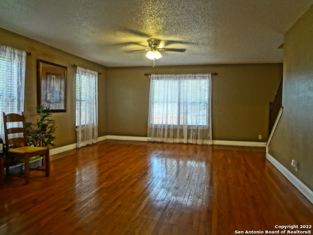 Image 38 of 53 For 9415 Silverfeather