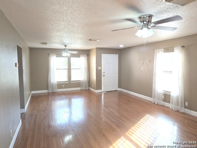 Image 9 of 53 For 9415 Silverfeather