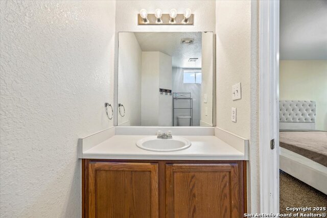 Image 16 of 31 For 3 Bratton