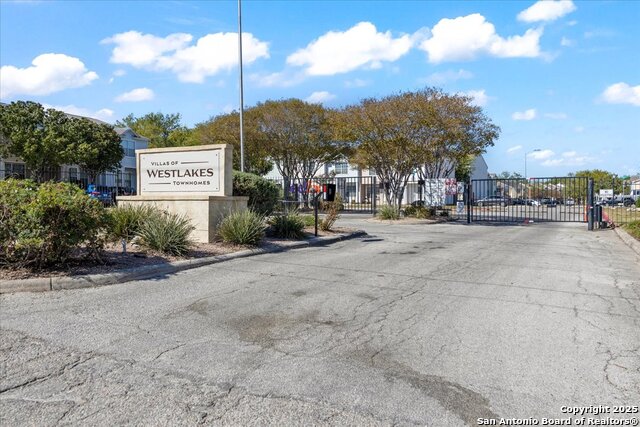 Image 2 of 31 For 3 Bratton