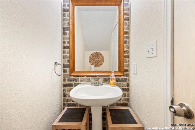 Image 24 of 31 For 3 Bratton