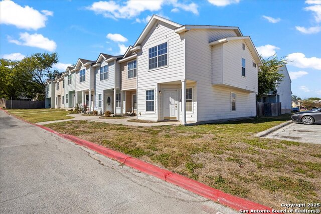 Image 4 of 31 For 3 Bratton