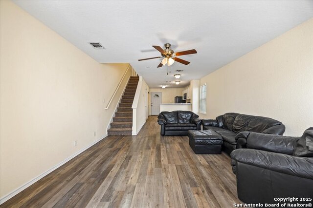 Image 7 of 31 For 3 Bratton