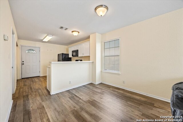 Image 8 of 31 For 3 Bratton