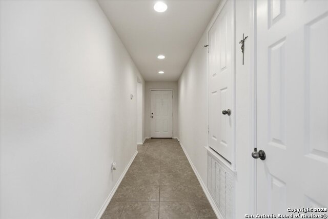 Image 22 of 27 For 8922 Victoria Lake