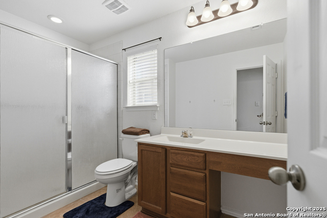 Image 23 of 27 For 8922 Victoria Lake