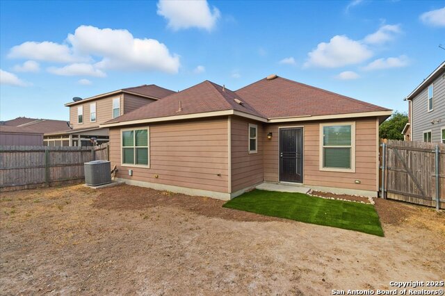 Image 26 of 27 For 8922 Victoria Lake