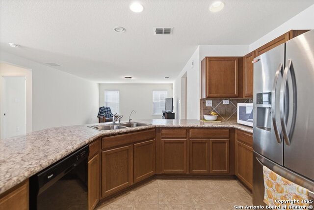 Image 3 of 27 For 8922 Victoria Lake