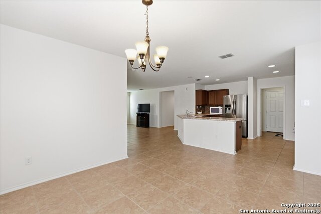 Image 8 of 27 For 8922 Victoria Lake