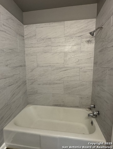 Image 11 of 21 For 219 Vestal Pl E