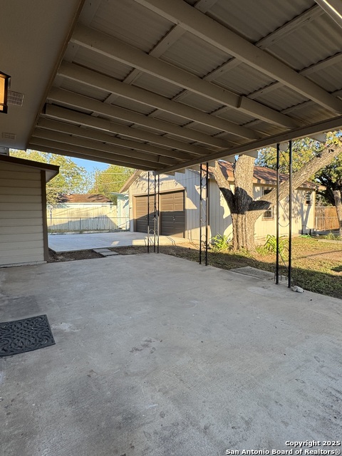 Image 19 of 21 For 219 Vestal Pl E