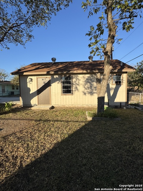 Image 20 of 21 For 219 Vestal Pl E