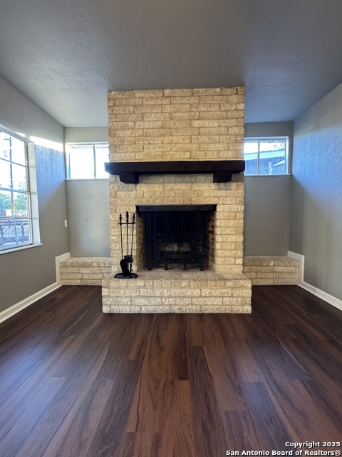 Image 5 of 21 For 219 Vestal Pl E