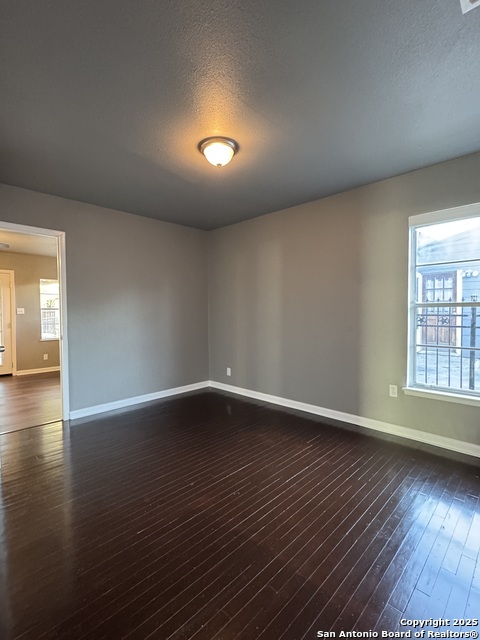 Image 6 of 21 For 219 Vestal Pl E