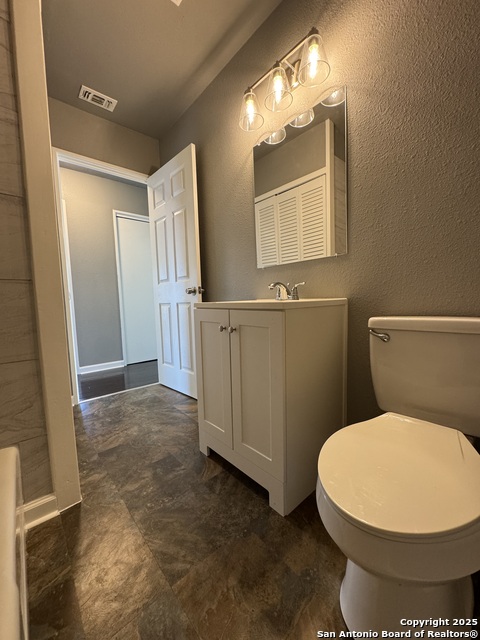 Image 9 of 21 For 219 Vestal Pl E