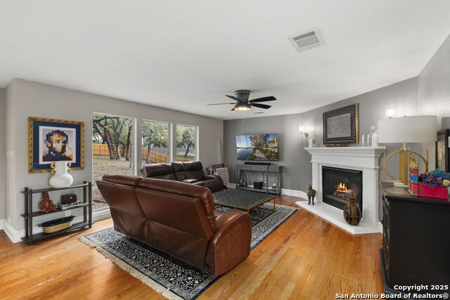 Image 10 of 32 For 12 Inwood Bluff