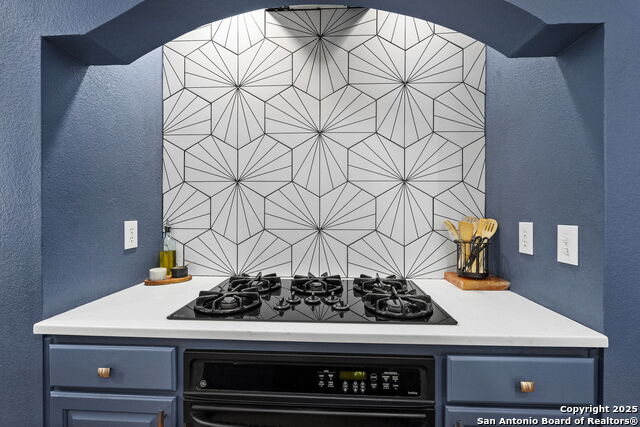 Image 12 of 32 For 12 Inwood Bluff