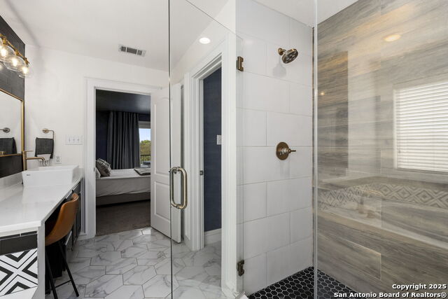 Image 17 of 32 For 12 Inwood Bluff