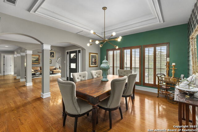 Image 7 of 32 For 12 Inwood Bluff