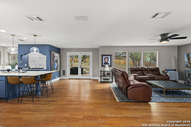 Image 8 of 32 For 12 Inwood Bluff