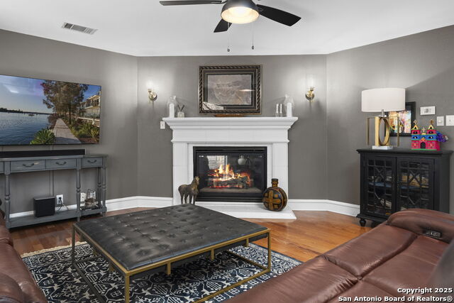 Image 9 of 32 For 12 Inwood Bluff