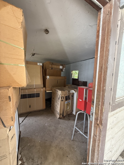 Image 5 of 12 For 106 Barton  