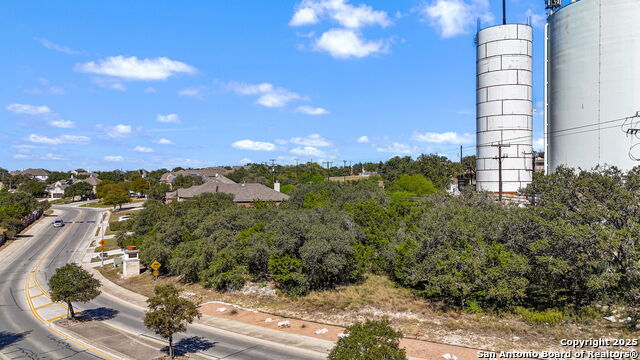 Image 2 of 4 For 419 Knights Cross Dr.