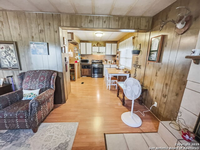 Image 12 of 29 For 1000 Lakeshore