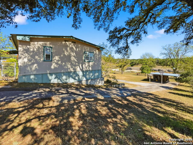 Image 18 of 29 For 1000 Lakeshore