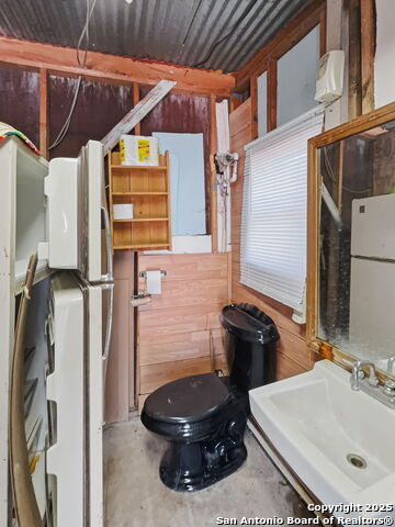 Image 24 of 29 For 1000 Lakeshore