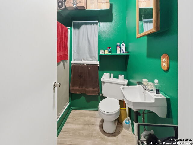 Image 29 of 29 For 1000 Lakeshore