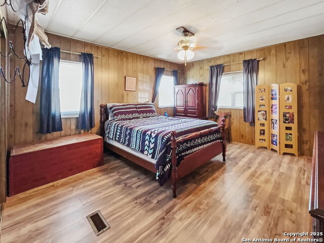 Image 4 of 29 For 1000 Lakeshore