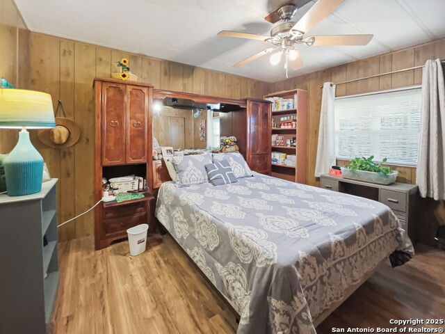 Image 5 of 29 For 1000 Lakeshore