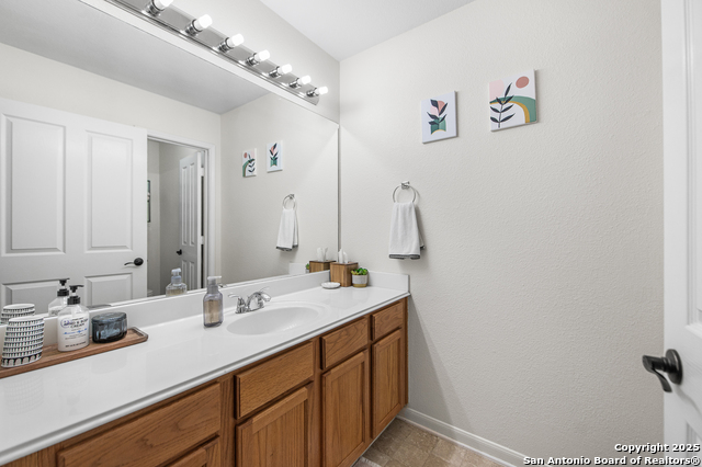 Image 23 of 38 For 13839 Bent Ridge