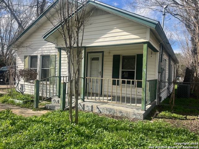 Details for 1117 Standish, Floresville, TX 78114