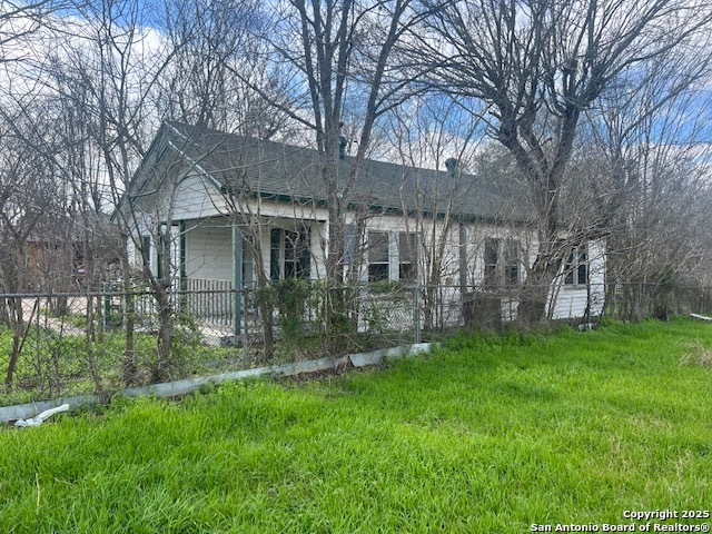 Image 4 of 4 For 1117 Standish