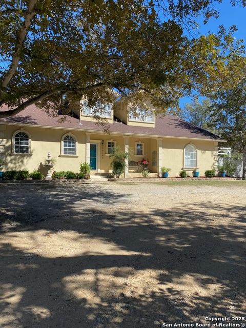 Details for 556 Flower Trail Loop, Floresville, TX 78114