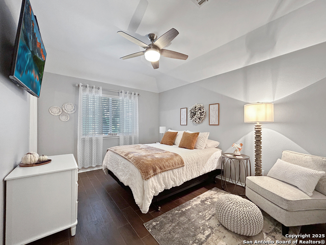 Image 17 of 30 For 1637 Circle Oak