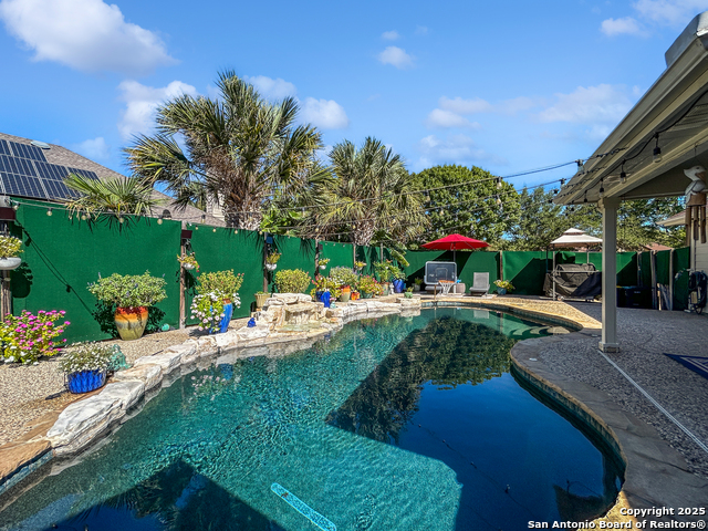 Image 2 of 30 For 1637 Circle Oak