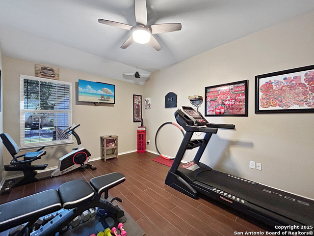 Image 22 of 30 For 1637 Circle Oak