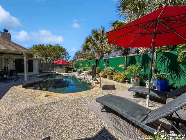 Image 3 of 30 For 1637 Circle Oak