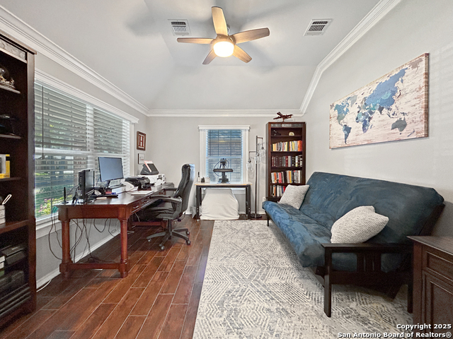 Image 4 of 30 For 1637 Circle Oak