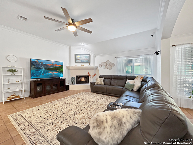 Image 6 of 30 For 1637 Circle Oak