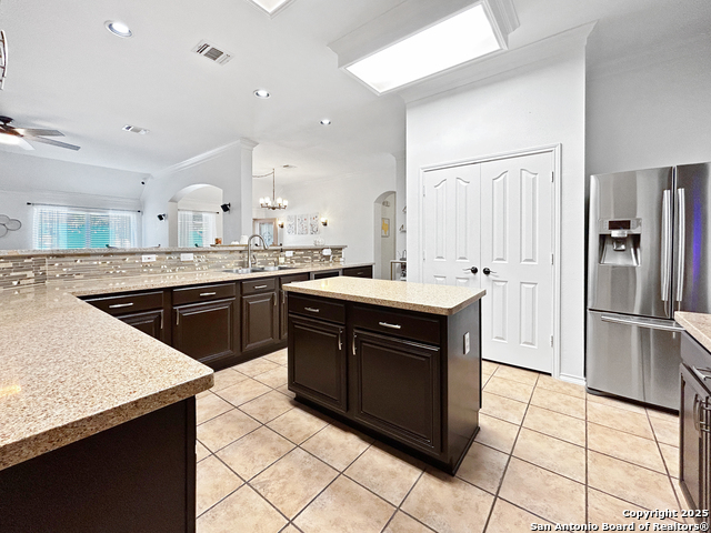 Image 8 of 30 For 1637 Circle Oak