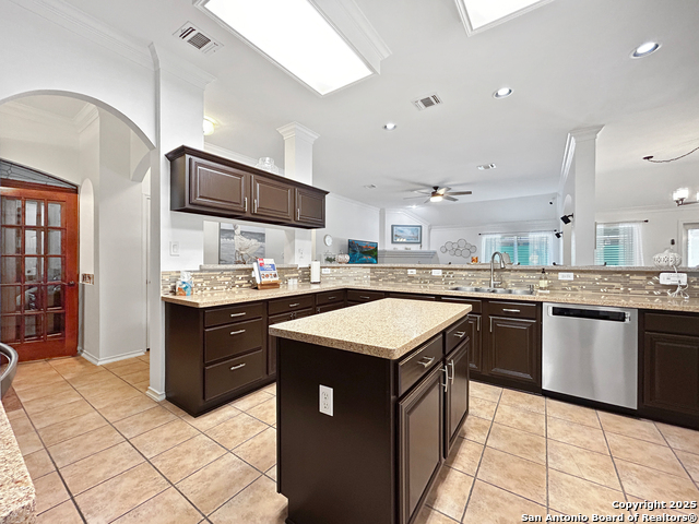 Image 9 of 30 For 1637 Circle Oak