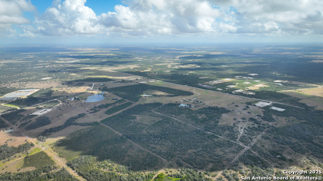 Listing photo id 10 for 000 Tx 97  