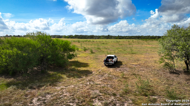 Listing photo id 13 for 000 Tx 97  