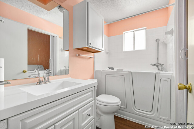 Listing photo id 14 for 11427 Rousseau St